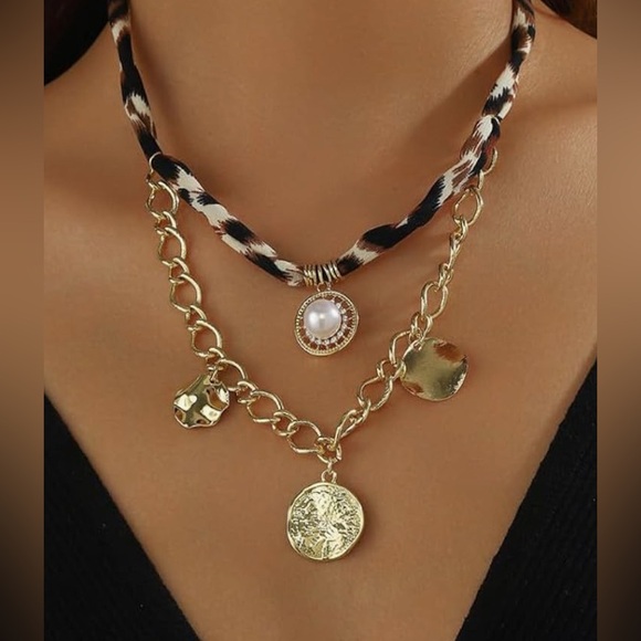 Nordstrom Jewelry - Stunning Nordstrom 14kT Dip double strand Leopard Charm necklace